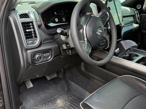 Used 2025 RAM 2500 Laramie AWD/4WD image 4
