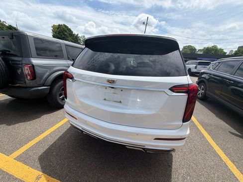 Used 2021 Cadillac XT6 Premium Luxury FWD image 7