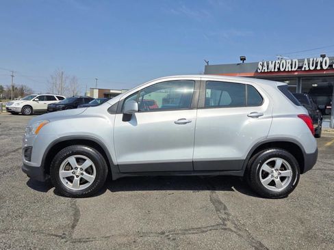 Used 2015 Chevrolet Trax LS image 3