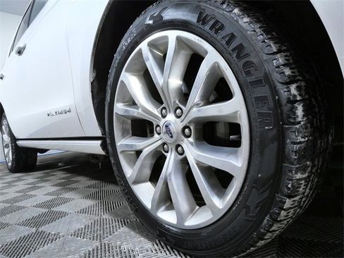Certified 2018 Ford Expedition Platinum image 2