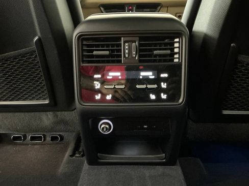Used 2024 Porsche Cayenne Coupe AWD/4WD image 27