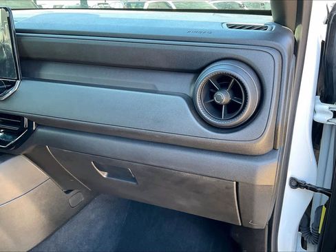 Used 2024 Chevrolet Colorado W/T image 18