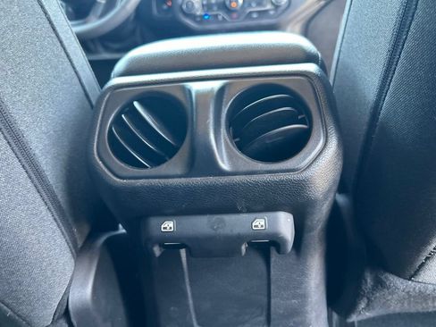 Used 2024 Jeep Wrangler Unlimited w/ Convenience Group AWD/4WD image 36