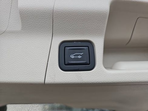 Used 2023 GMC Acadia Denali w/ Denali Ultimate Package image 15