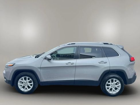 Used 2016 Jeep Cherokee Latitude w/ Safety/Convenience Group AWD/4WD image 8