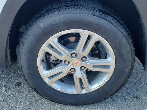 Certified 2024 GMC Terrain SLE image 9