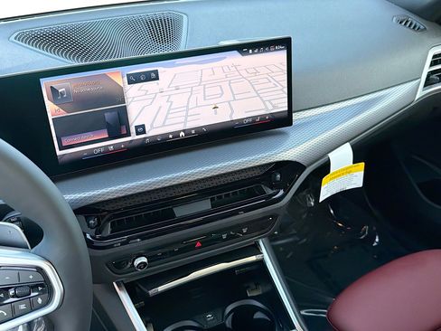 New 2026 BMW 330i Sedan w/ M Sport Package image 27