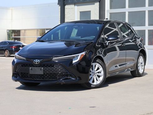 Used 2023 Toyota Corolla SE FWD image 3