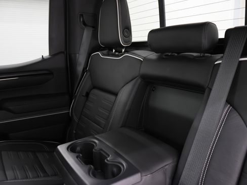 Used 2022 GMC Sierra 1500 AT4X image 43