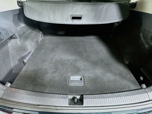 Used 2019 Volkswagen Tiguan SE w/ Panoramic Sunroof Package AWD/4WD image 28