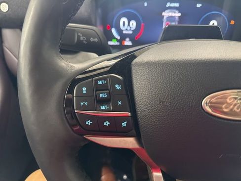 Used 2025 Ford Explorer Platinum image 27