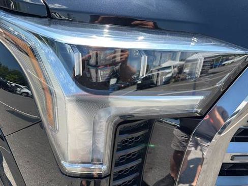 Used 2023 Toyota Tundra Platinum AWD/4WD image 27