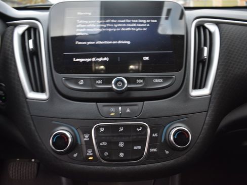 Used 2024 Chevrolet Malibu LT image 19