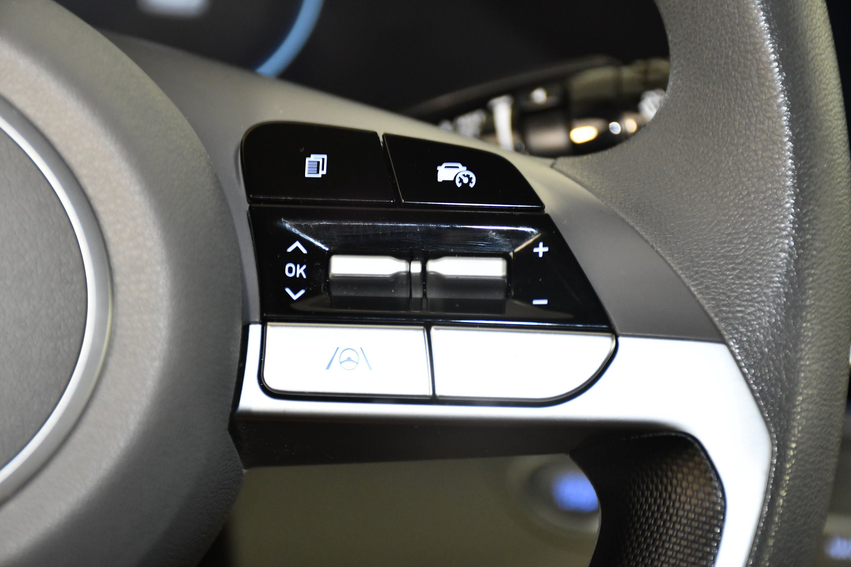 Used 2024 Hyundai Elantra SEL FWD image 21