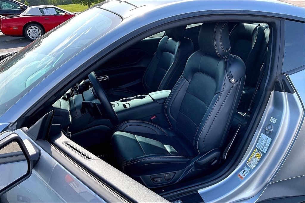 Used 2025 Ford Mustang GT Premium RWD image 23