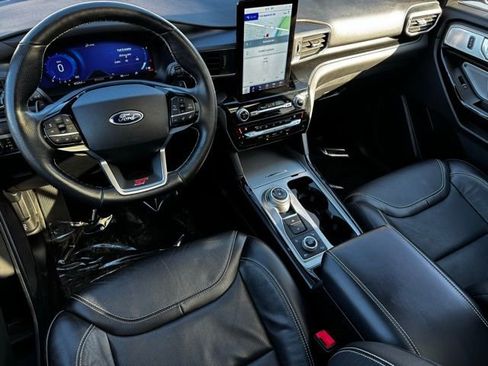 Used 2021 Ford Explorer ST w/ ST Street Pack image 11