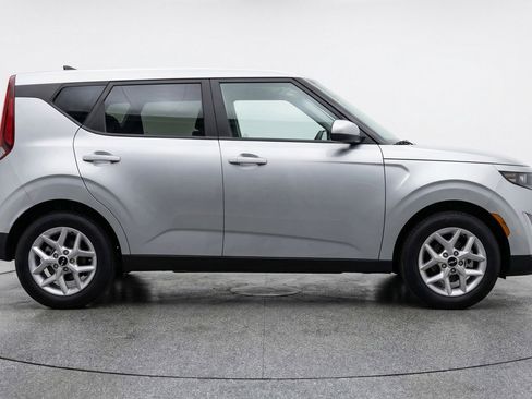 Used 2025 Kia Soul LX w/ LX Technology Package image 11