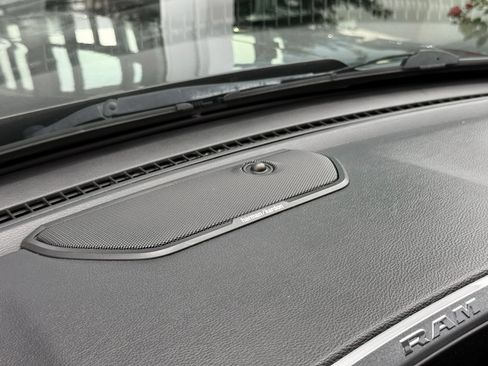 Used 2019 RAM 1500 Laramie AWD/4WD image 45