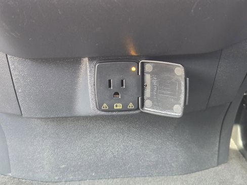 Used 2025 Ford Expedition Active RWD image 25