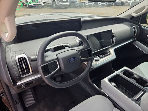 New 2026 Ford Expedition Platinum AWD/4WD image 13