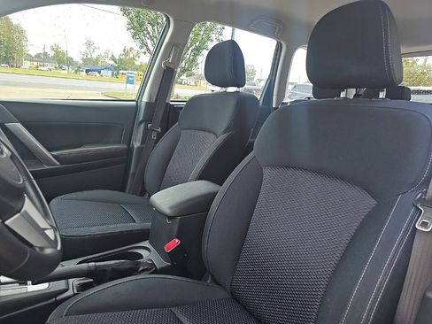 Used 2018 Subaru Forester 2.5i image 7