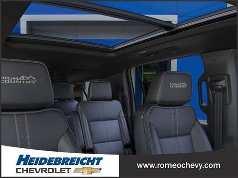 New 2025 Chevrolet Suburban High Country image 25