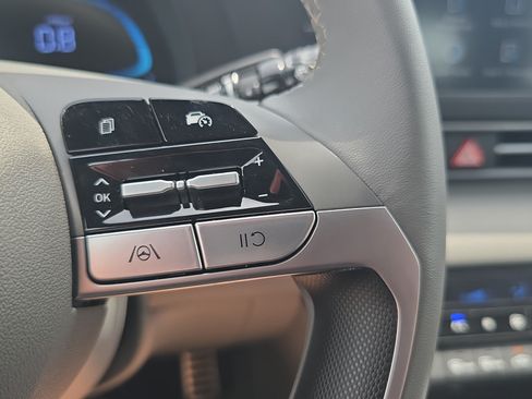 Certified 2026 Hyundai Elantra Sport FWD image 25