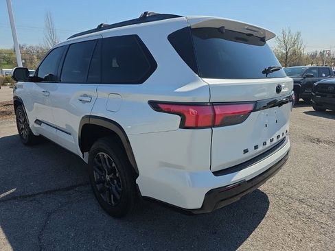 Certified 2025 Toyota Sequoia Platinum AWD/4WD image 4