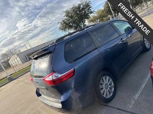 Used 2017 Toyota Sienna XLE image 7