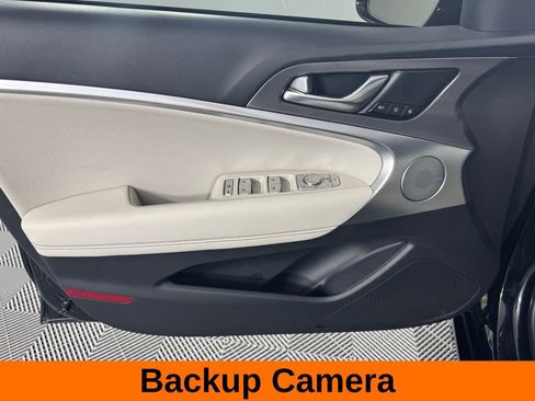 Used 2025 Genesis G70 3.3T Advanced image 9