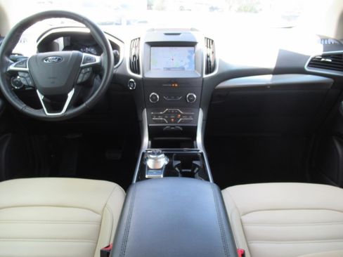 Used 2020 Ford Edge SEL w/ Convenience Package FWD image 12
