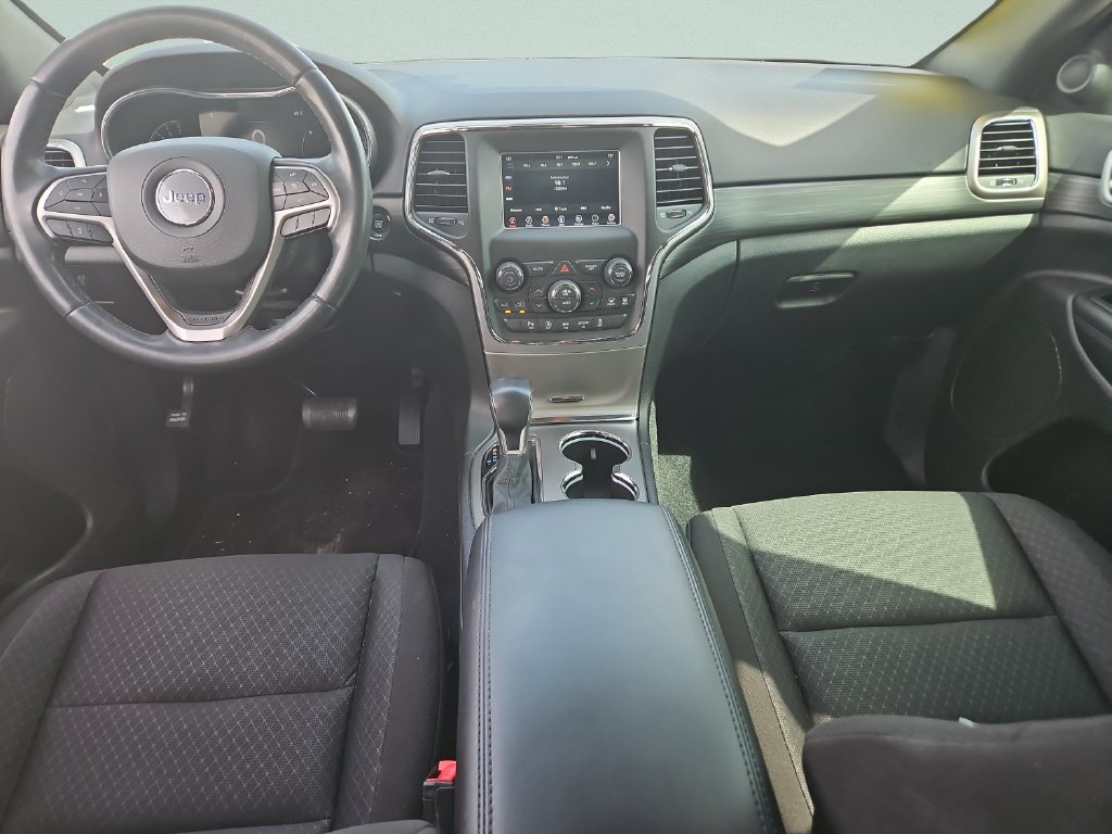 Used 2021 Jeep Grand Cherokee Laredo AWD/4WD image 13