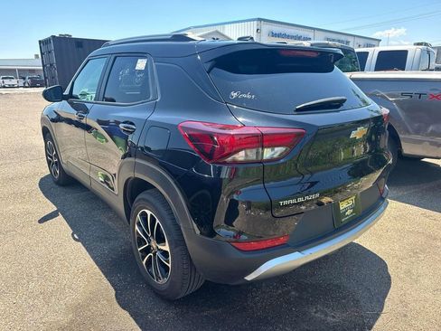 Used 2025 Chevrolet TrailBlazer LT FWD image 6