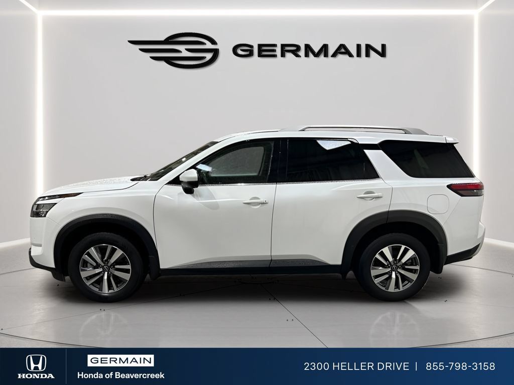 Used 2025 Nissan Pathfinder SL FWD image 5