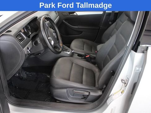Used 2012 Volkswagen Jetta SEL FWD image 11