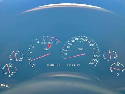 Used 2004 Chevrolet Corvette Convertible w/ Preferred Equipment Group RWD image 17