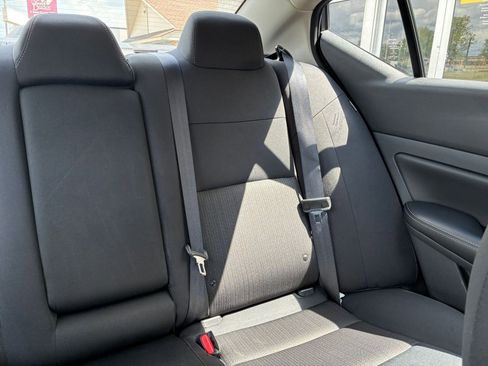 Used 2025 Nissan Altima 2.5 SV FWD image 37