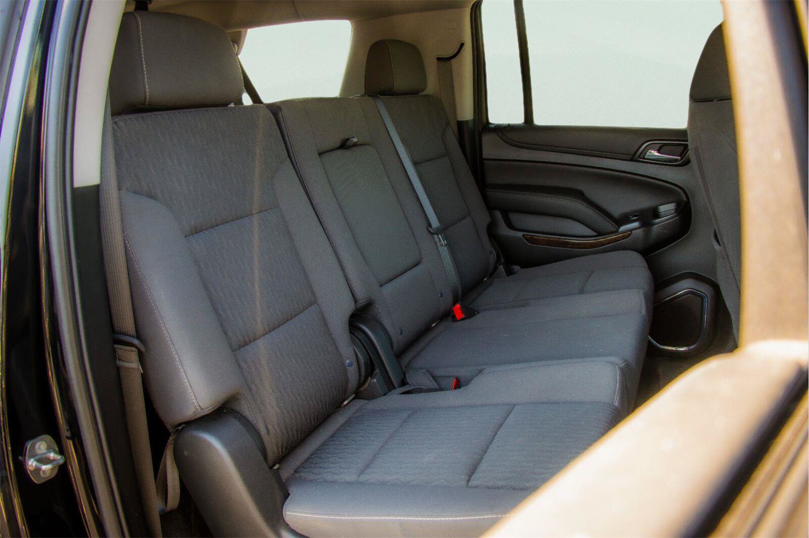 Used 2018 Chevrolet Suburban LS w/ All-Season Package AWD/4WD image 9