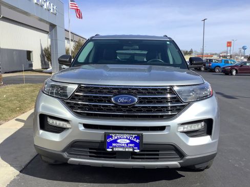 Used 2020 Ford Explorer XLT w/ Equipment Group 202A image 3