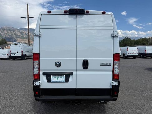 Used 2023 RAM ProMaster 2500 FWD image 4