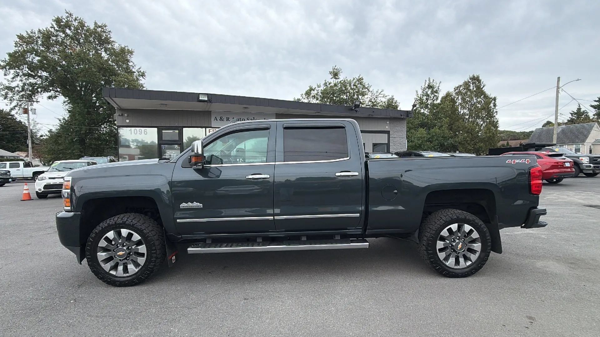 Used 2017 Chevrolet Silverado 2500 High Country w/ Snow Plow Prep Package AWD/4WD image 4