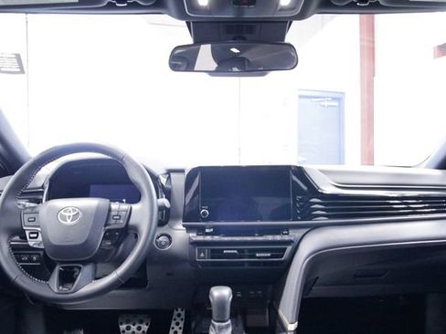 Used 2025 Toyota Camry SE image 16