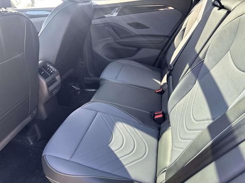 New 2026 Volkswagen Tiguan SE R-Line FWD image 9