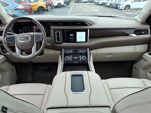 Certified 2023 GMC Yukon XL Denali w/ Denali Reserve Package image 12