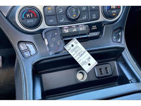 Used 2017 Chevrolet Suburban Premier image 11