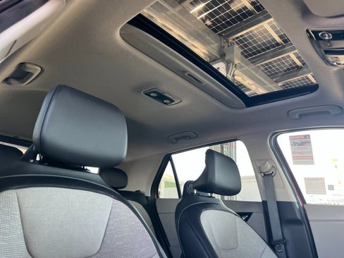 Certified 2023 Kia Niro Wave FWD image 16