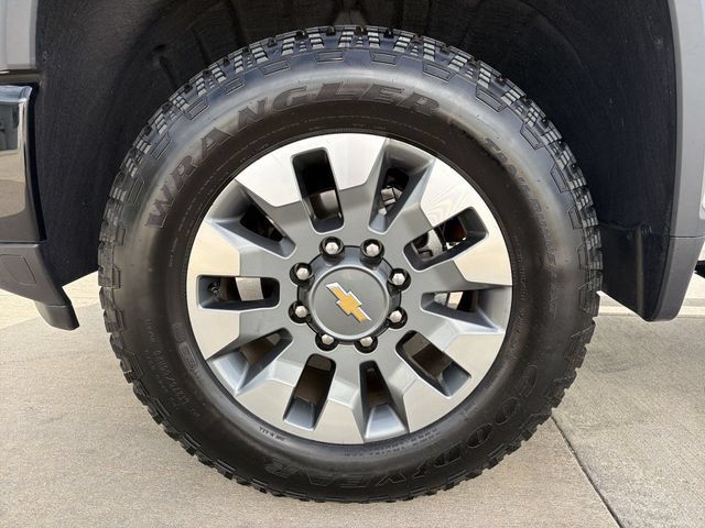 Used 2025 Chevrolet Silverado 2500 Custom w/ Custom Value Package AWD/4WD image 12
