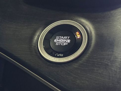 Used 2021 Jeep Grand Cherokee L Limited image 34