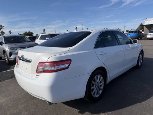 Used 2011 Toyota Camry XLE image 12