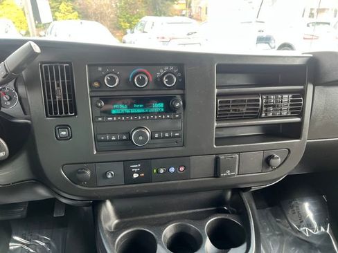 Used 2021 Chevrolet Express 2500 image 29